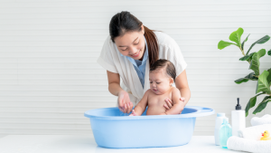 Vì sao nên tắm thảo dược cho trẻ sơ sinh?