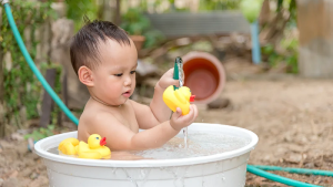 Những hiểu lầm khi tắm thảo dược cho trẻ mà cha mẹ cần biết