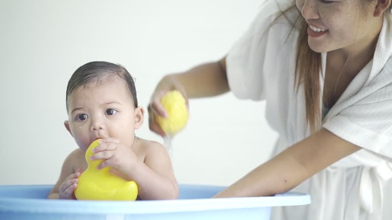Mẹ cần biết: Cách chăm sóc da bé để tránh mẩn đỏ, kích ứng
