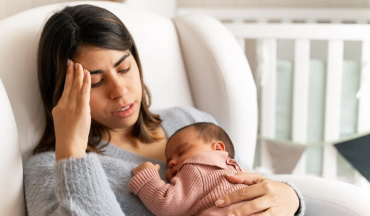 Khi nào chàm sữa ở bé cần đi khám bác sĩ? Dấu hiệu cảnh báo biến chứng nhiễm trùng da